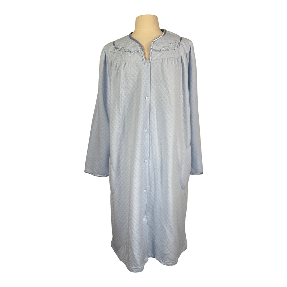 Rebecca Malone Blue Quilted Snap Front Robe Floral Embroidered‎ Housecoat Medium
